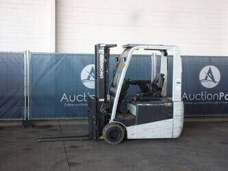 صورة ل رافعات شوكية 2015 يونيكاريرز AG1N1L18Q للبيع في اليابان