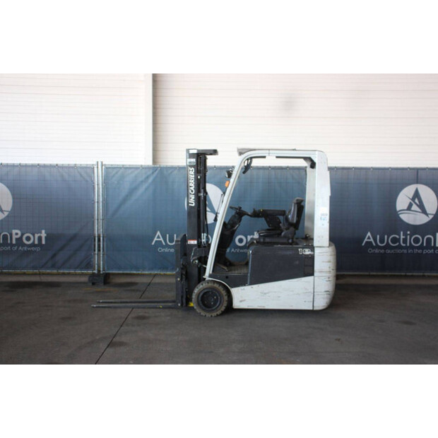 2015 UNICARRIERS AG1N1L18Q-46947036