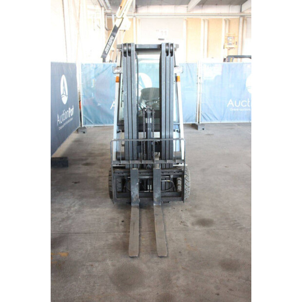 2015 UNICARRIERS AG1N1L18Q-46947041