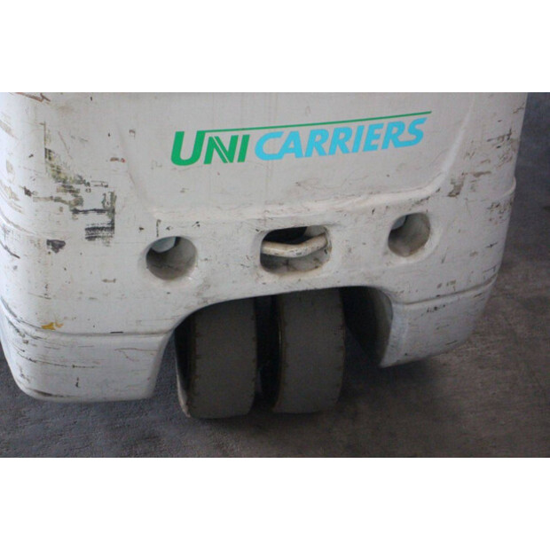 2015 UNICARRIERS AG1N1L18Q-46947049