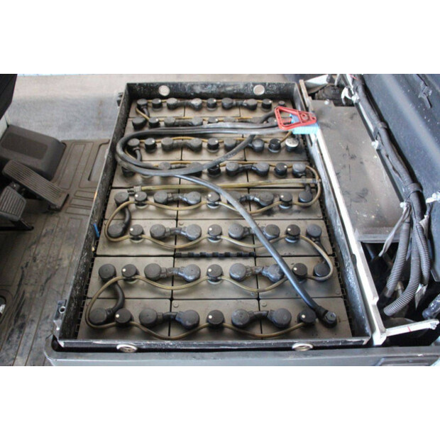 2015 UNICARRIERS AG1N1L18Q-46947050