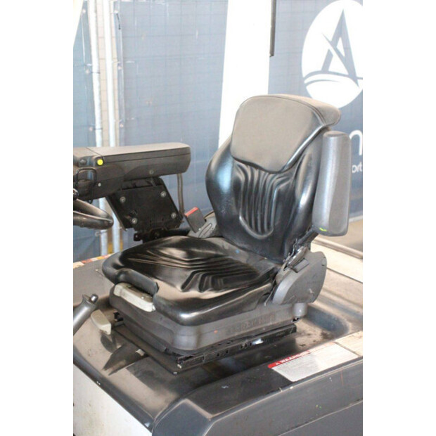 2015 UNICARRIERS AG1N1L18Q-46947056