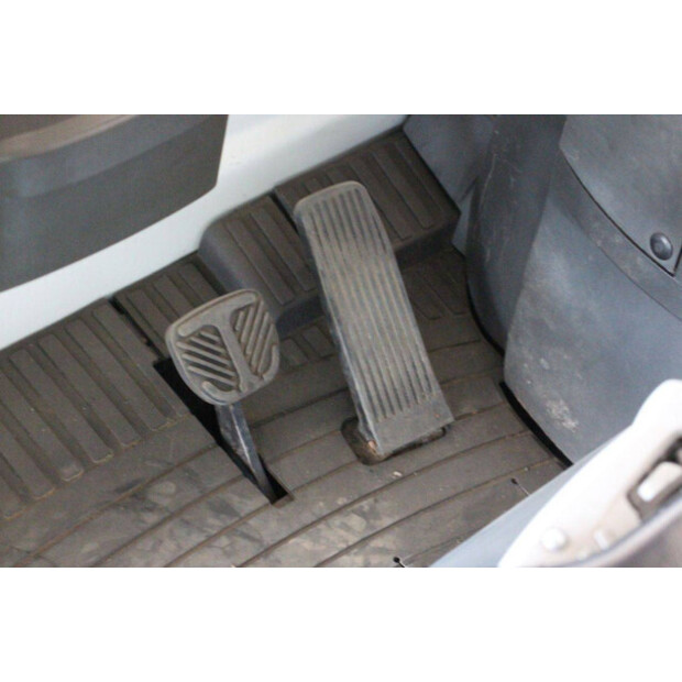 2018 UNICARRIERS AG2N1L18Q-46947082