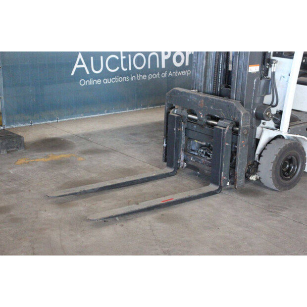 2015 UNICARRIERS JAG1N1L16Q-46947100