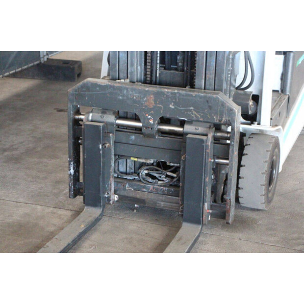 2015 UNICARRIERS JAG1N1L16Q-46947101