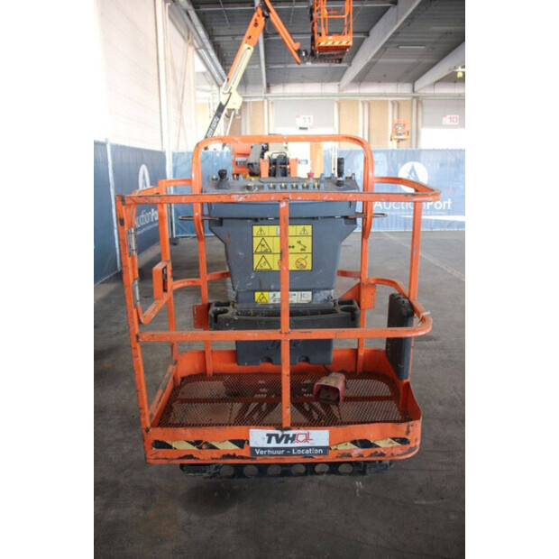 2013 JLG E300AJP-46947161