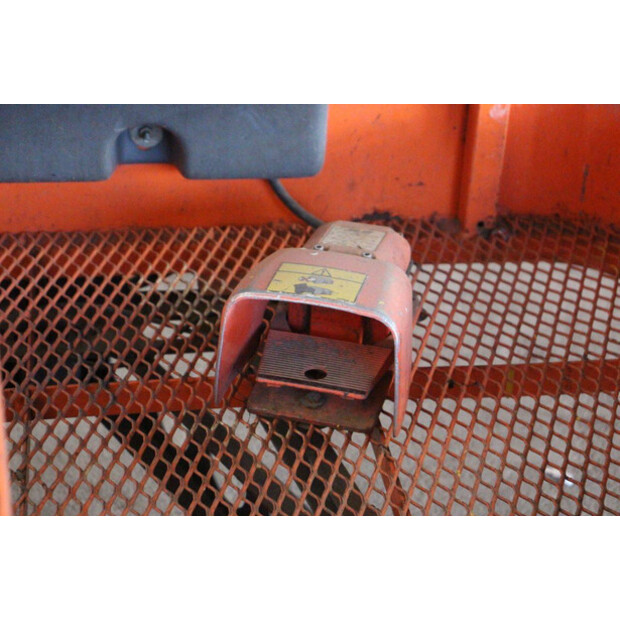 2013 JLG E300AJP-46947166