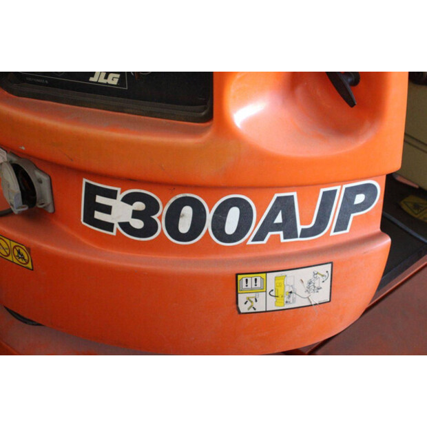 2013 JLG E300AJP-46947172