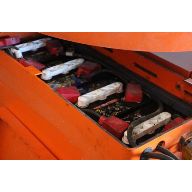 2013 JLG E300AJP-46947173