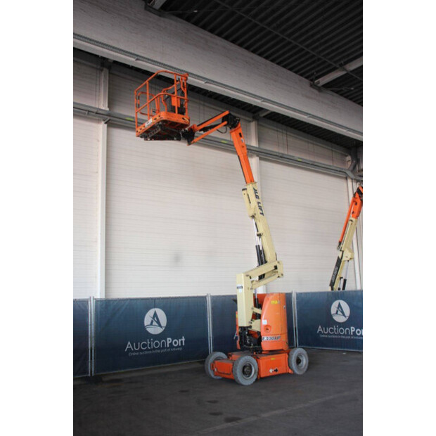 2013 JLG E300AJP-46947177