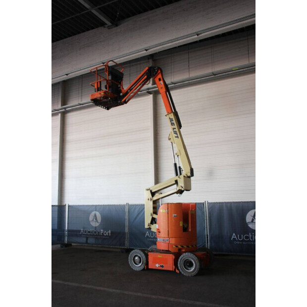 2013 JLG E300AJP-46947179