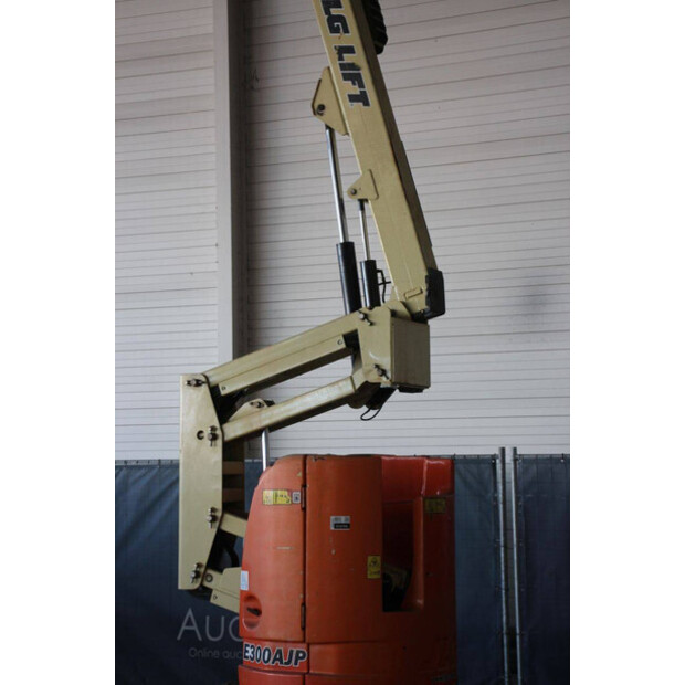 2013 JLG E300AJP-46947181