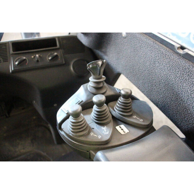 2012 Linde H16T-01-46947206