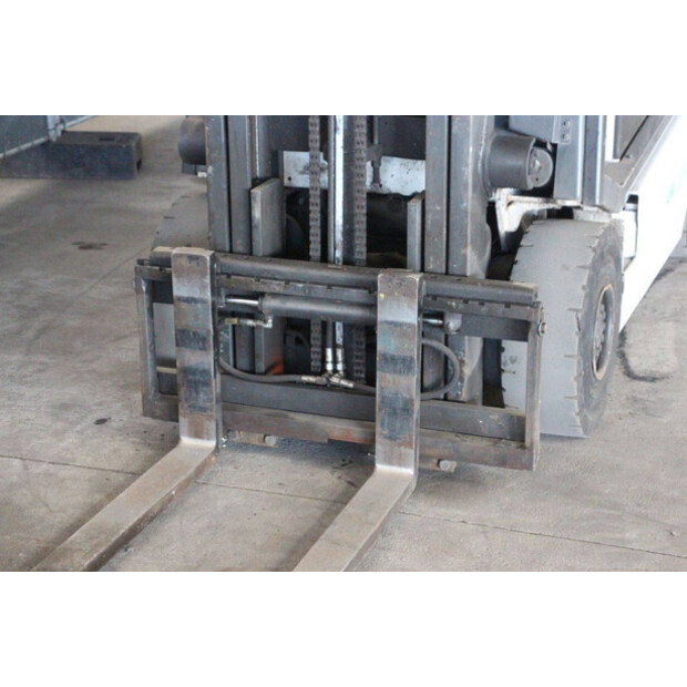 2015 UNICARRIERS G1Q2L25Q-46947255