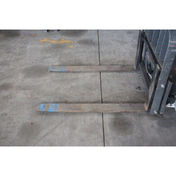 2014 UNICARRIERS AG1N1L16Q-46947286