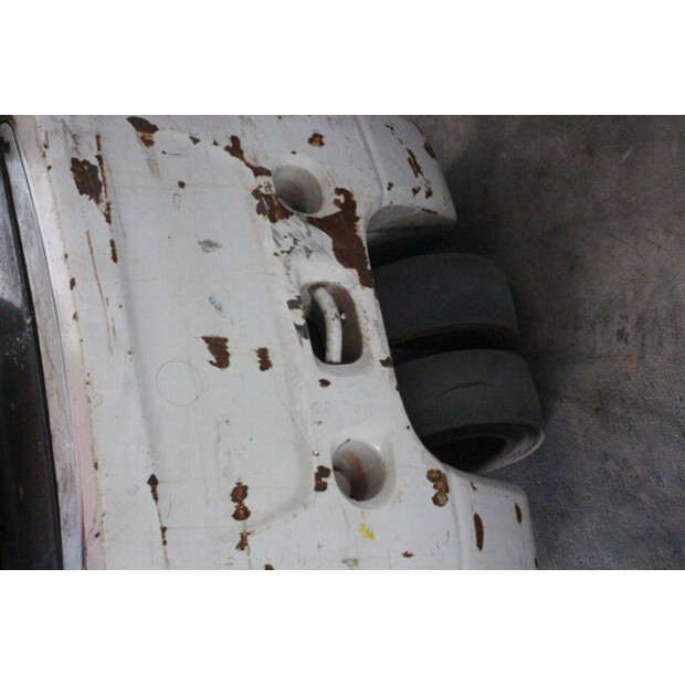 2014 UNICARRIERS AG1N1L16Q-46947290