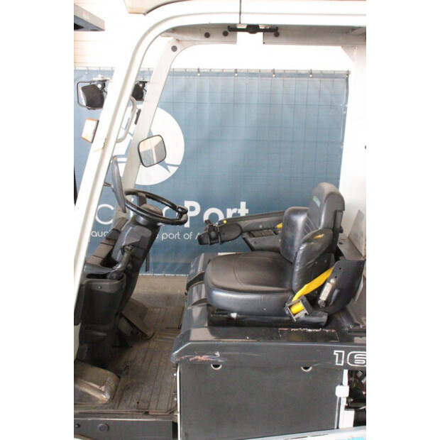 2014 UNICARRIERS AG1N1L16Q-46947292