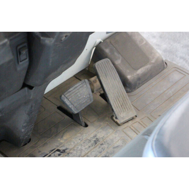 2014 UNICARRIERS AG1N1L16Q-46947295