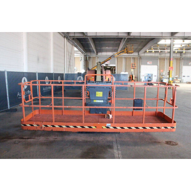 2015 جيه ال جي 680S-46947733