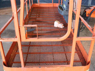 2015-jlg-680s-46947736