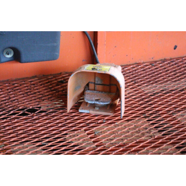 2015 جيه ال جي 680S-46947737