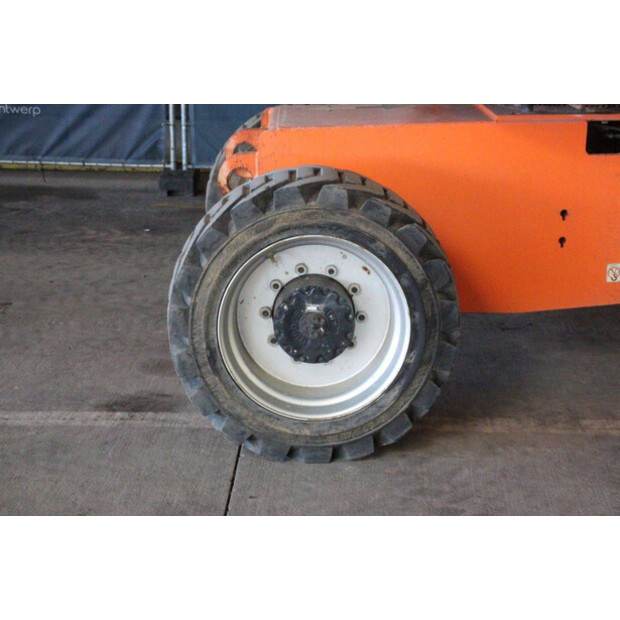 2015 جيه ال جي 680S-46947740