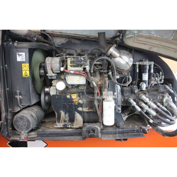 2015 جيه ال جي 680S-46947746