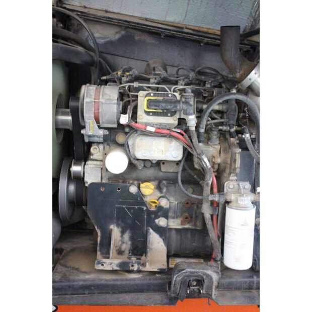 2015 جيه ال جي 680S-46947747