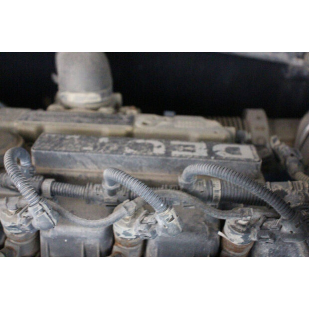 2015 جيه ال جي 680S-46947748