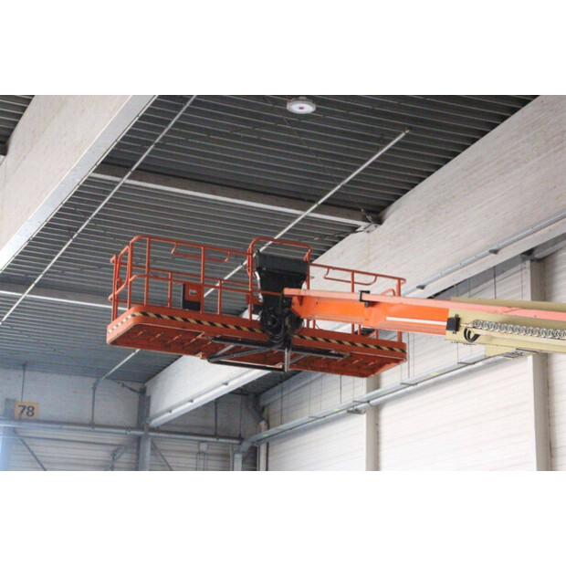 2015 جيه ال جي 680S-46947752