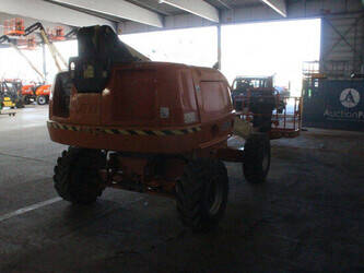 2014-jlg-400s-46947758