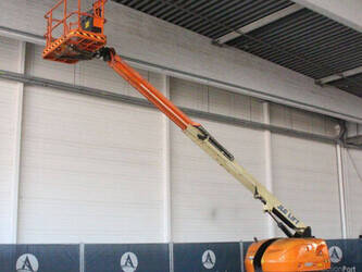 2014-jlg-400s-46947777