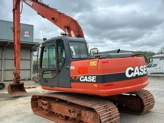 صورة ل حفارات مجنزرة كاس 130