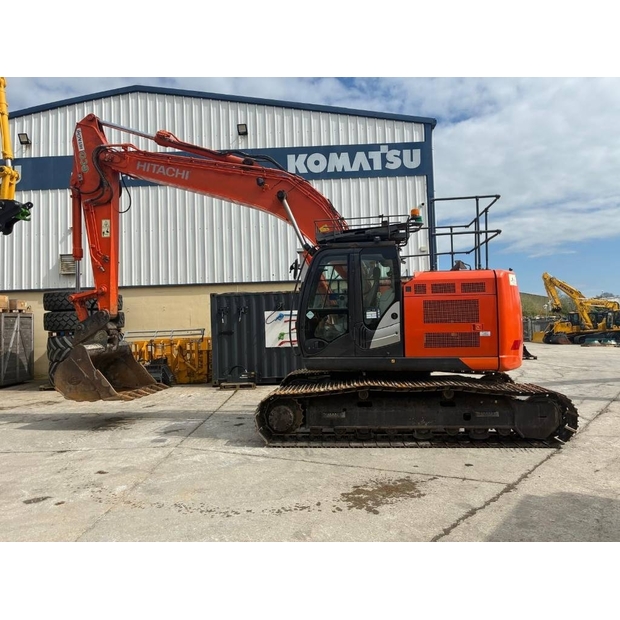 2018 هيتاشى-46952696