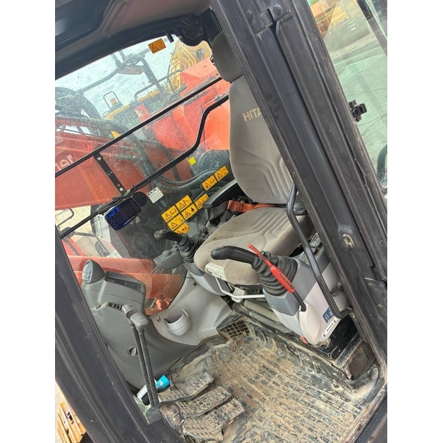 2018 هيتاشى-46952699