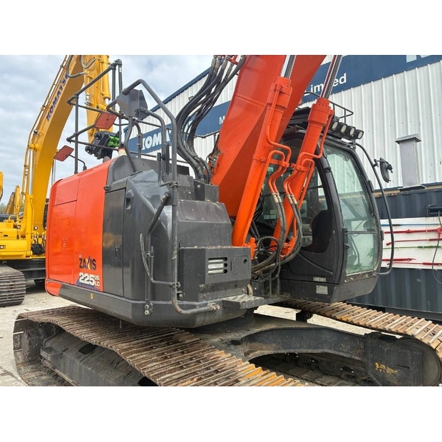 2018 هيتاشى-46952704