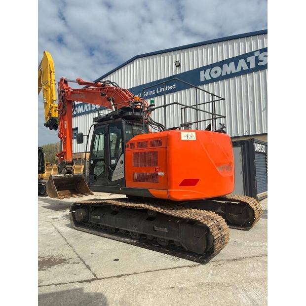 2018 هيتاشى-46952718