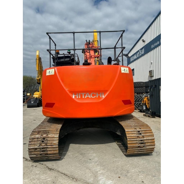 2018 هيتاشى-46952720