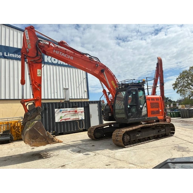 2018 هيتاشى-46952722