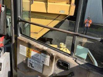 komatsu-hm400-1-1327414-46956336