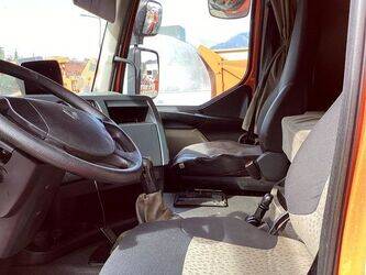 2008-renault-premium-1449536-46963847