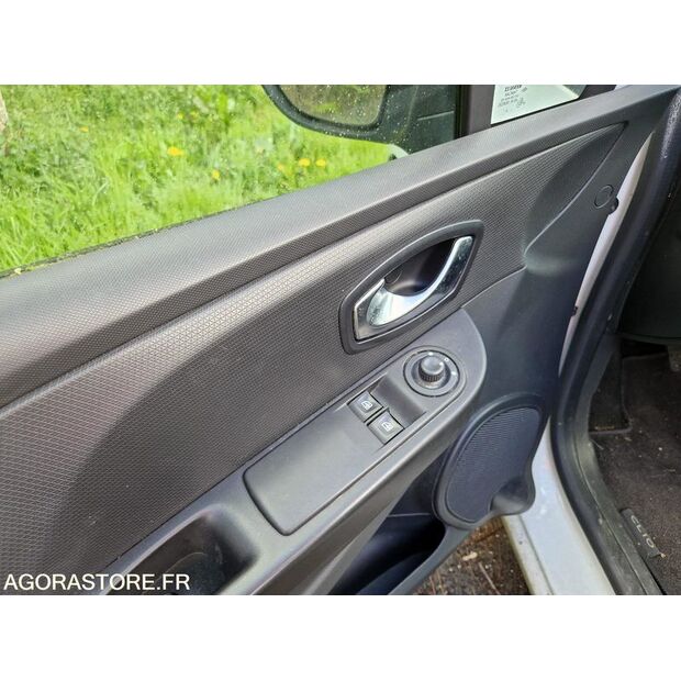 2015 رينو Clio-46964235