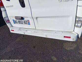 2011-renault-trafic-1449555-46964389