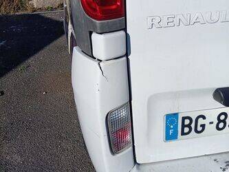 2011-renault-trafic-1449555-46964391