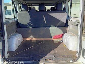 2011-renault-trafic-1449555-46964393