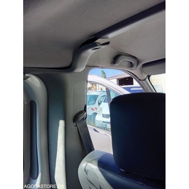 2011 Renault Trafic-46964400