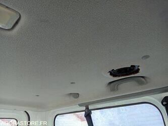 2011-renault-trafic-1449555-46964402