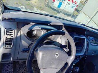 2011-renault-trafic-1449555-46964404