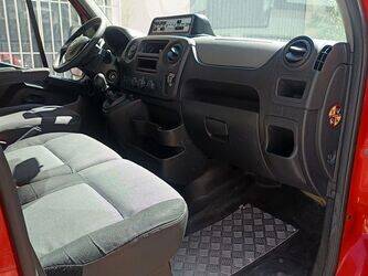 2015-renault-master-1449556-46964447