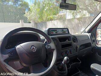 2015-renault-master-1449556-46964453